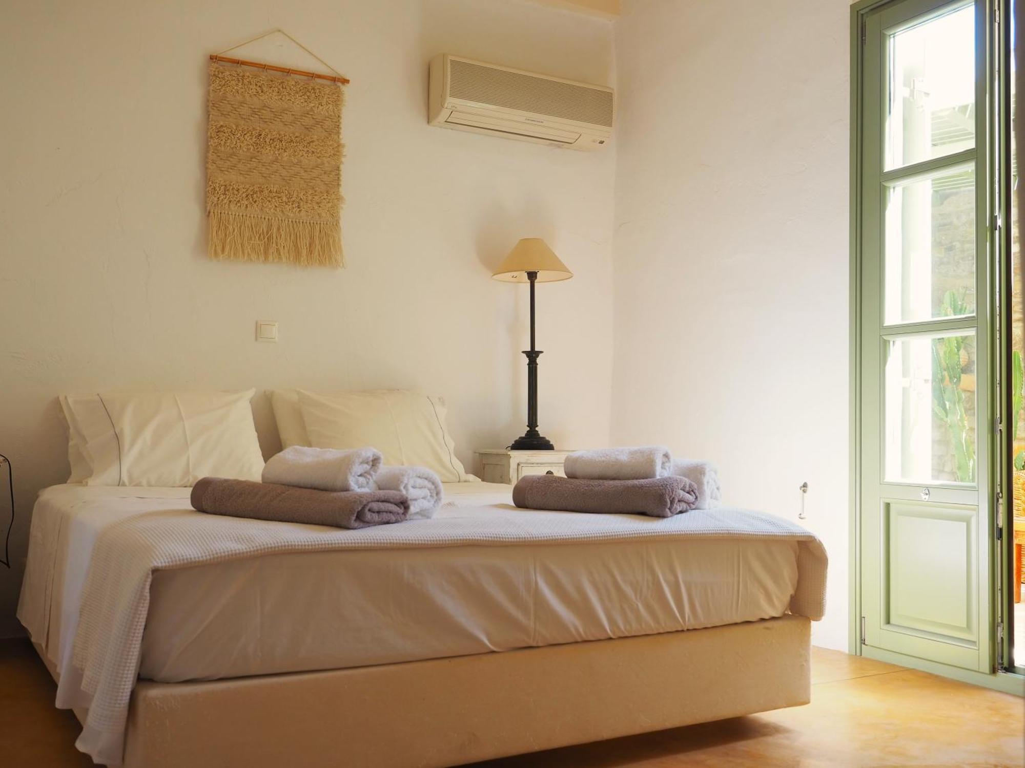 Ochre Dream, Beach Front & Sunset Villa Naousa الغرفة الصورة